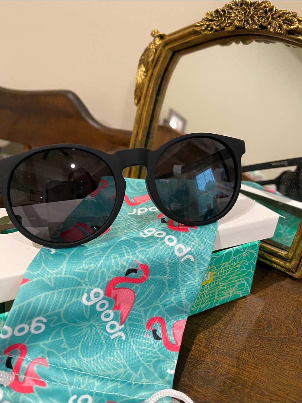 NEW IN BOX Goodr Circle G “It’s Not Black”polarized Sunglasses